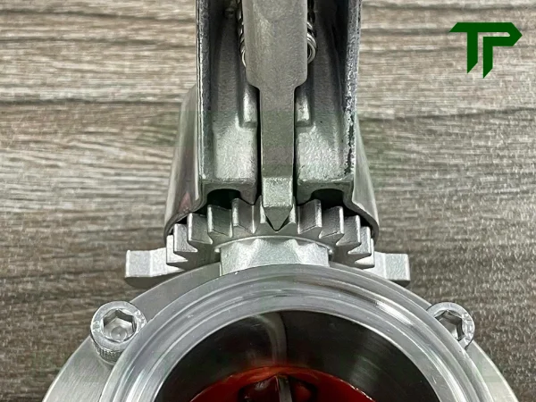 van-buom-tay-kep-clamp-2 Cơ chế hoạt động của tay kẹp trên van bướm vi sinh nối clamp