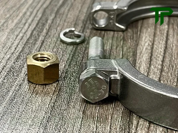 cum-kep-clamp-chiu-ap-luc-cao-2 Vì sao cùm chịu áp sử dụng đai ốc hợp kim đồng?