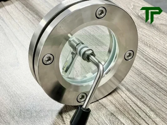 Kính mặt bích có gạt sương là gì?