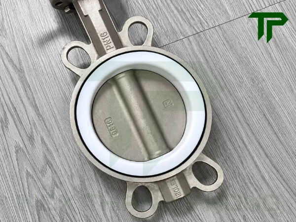 van-buom-inox-tay-quay-1 Hướng dẫn bảo trì và bảo dưỡng van bướm inox tay quay